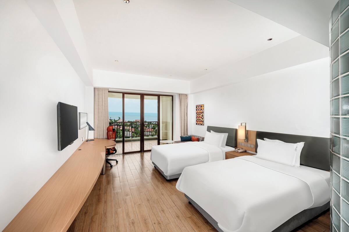 1 bedroom, in-room safe, desk, laptop workspace