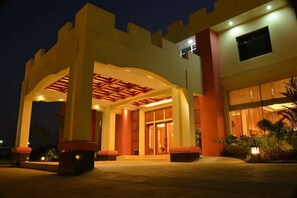 Property entrance - Great Wall Hotel Nay Pyi Taw (Oattara Thiri Township)