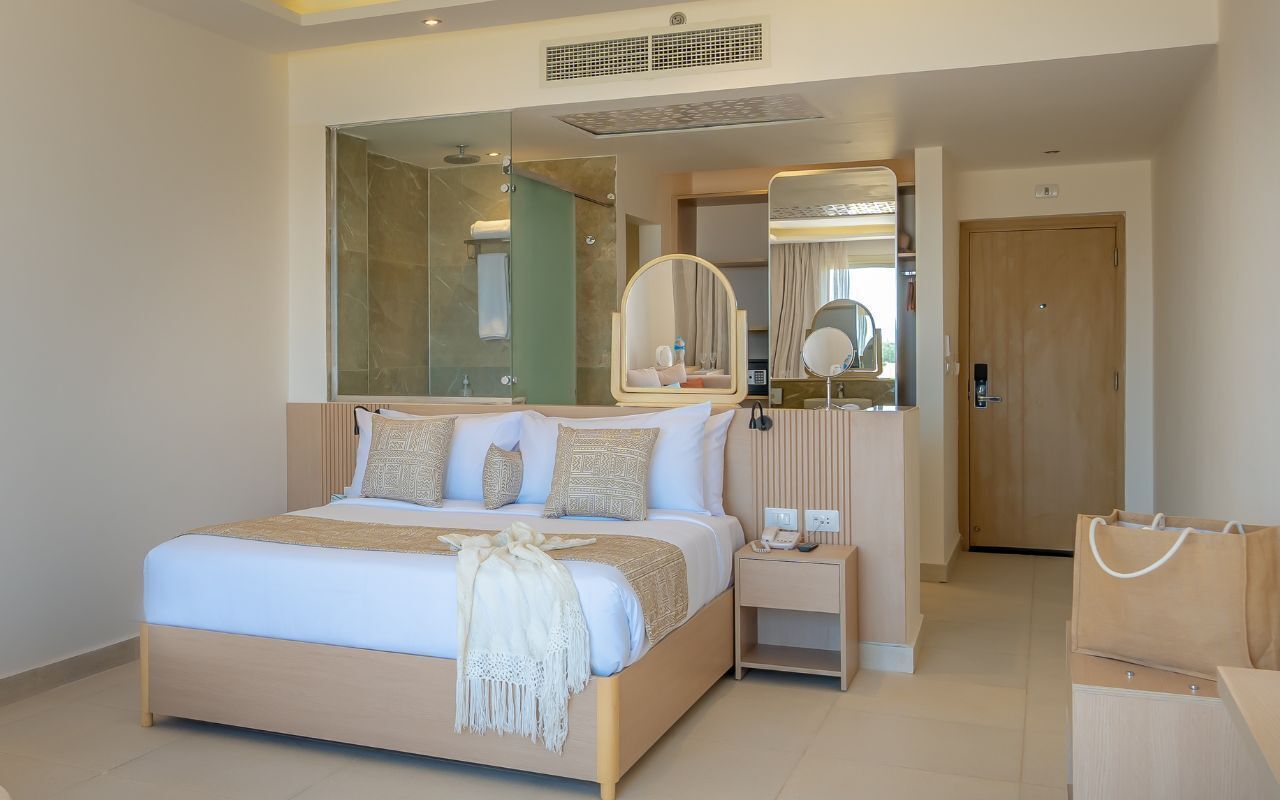 Phòng Superior, quang cảnh biển | Két bảo mật tại phòng, bàn, màn/rèm cản sáng 