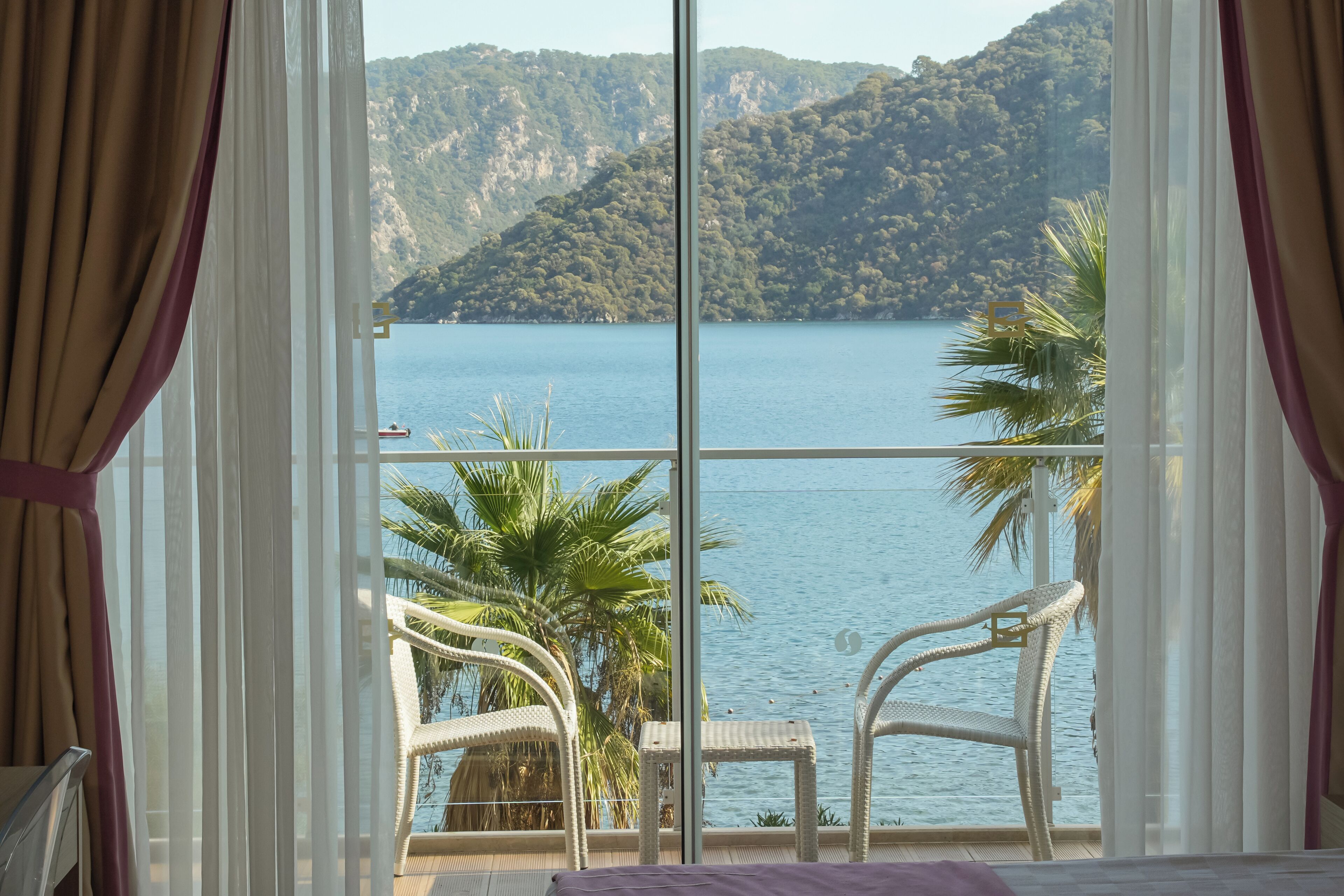 Standard Double or Twin Room, Sea View | Premium bedding, minibar, in-room safe, desk