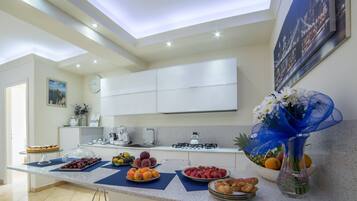 Free daily buffet breakfast