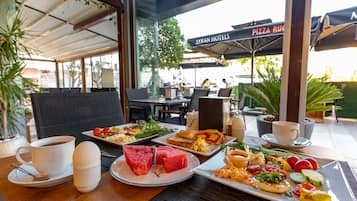 Breakfast, lunch, dinner served; Turkish cuisine