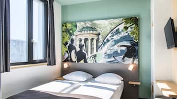 Triple Room | Premium bedding, pillowtop beds, desk, blackout drapes