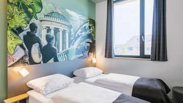Twin Room | Hypo-allergenic bedding, desk, blackout curtains, soundproofing