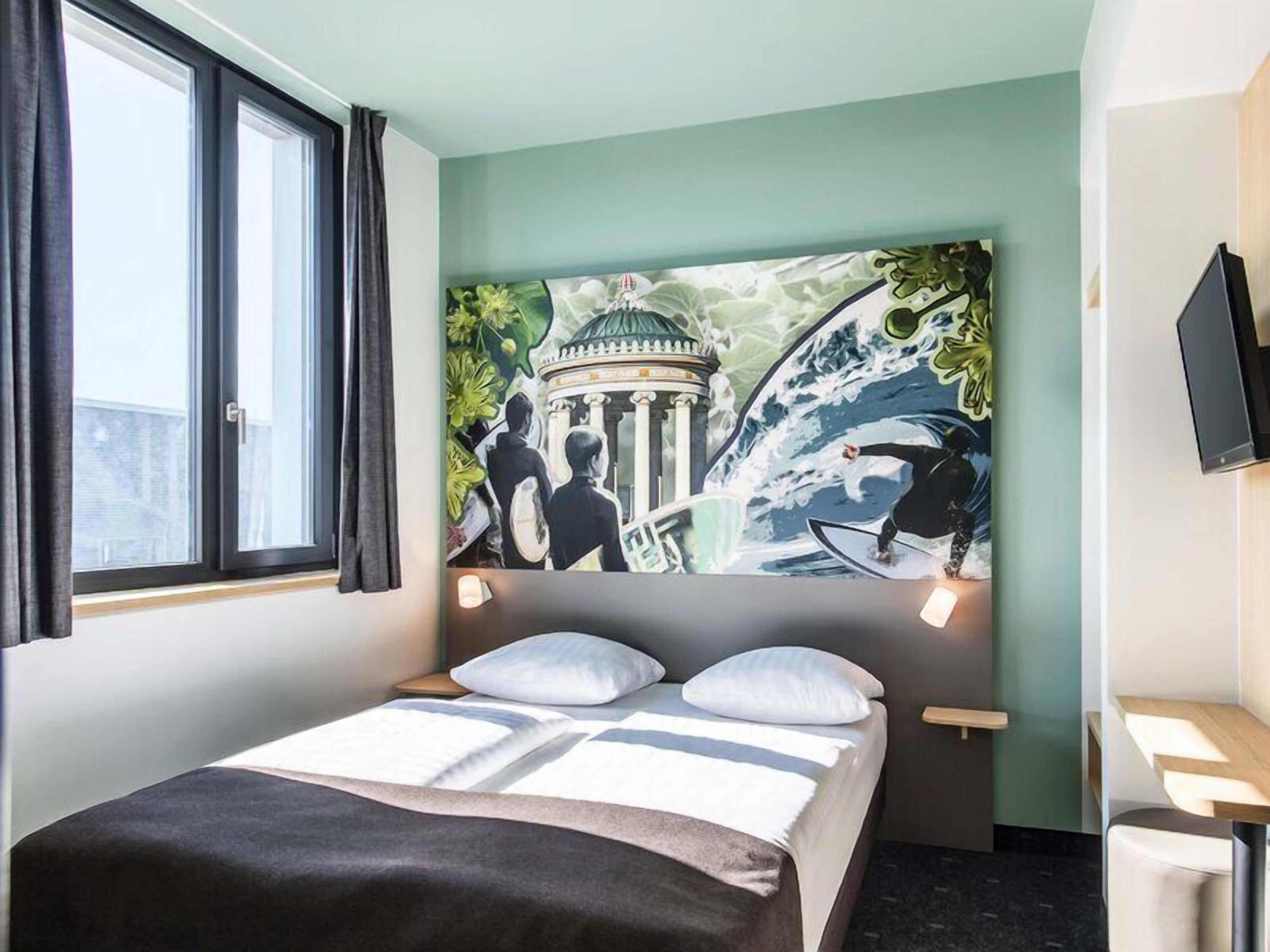 Triple Room | Hypo-allergenic bedding, desk, blackout curtains, soundproofing