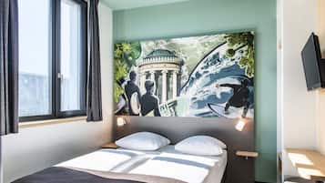 Triple Room | Hypo-allergenic bedding available, desk, blackout drapes, soundproofing