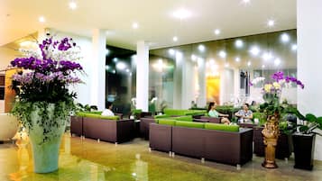 Coin salon dans le hall