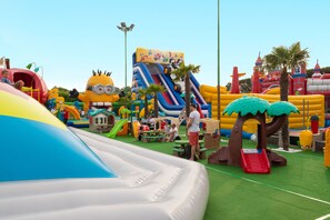 Children’s play area – outdoor