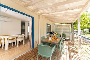 Family Mobile Home, 3 Bedrooms, 2 Bathrooms | Terrace/patio - Adria Holiday Pra' delle Torri (Caorle)