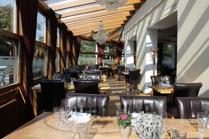 Daily buffet breakfast for a fee - Hotel Spatz (Lucerne)