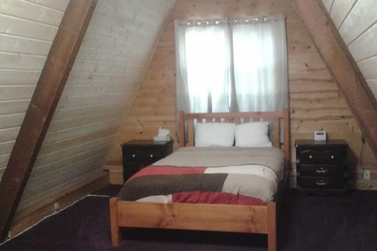 Traditional-Chalet, 2 Schlafzimmer | Individuell eingerichtet, kostenloses WLAN, Bettwäsche