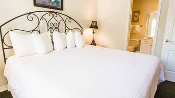 Standardlejlighed - 2 soveværelser - ikke-ryger - køkken (1 King, 1 Queen, and 1 Sofa Bed) | 1 soveværelse, strygejern/strygebræt, gratis Wi-Fi, sengetøj