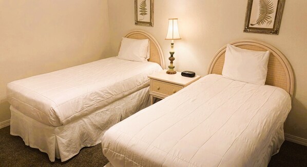 Traditional Loft, Multiple Beds, Jetted Tub | 1 bedroom, iron/ironing board, free WiFi, bed sheets
