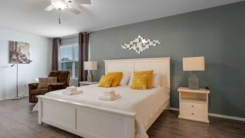 Private Home, 7 Bedroom, Pool, Lake View | Egyptian cotton sheets, individually decorated, individually furnished