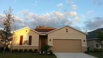 Private Home, 4 Bedroom | Front of property