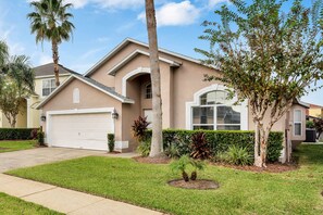 Lake Berkley Chic Home, 4 Bedrooms, Private Pool - Lake Berkley | Pemandangan dari kamar