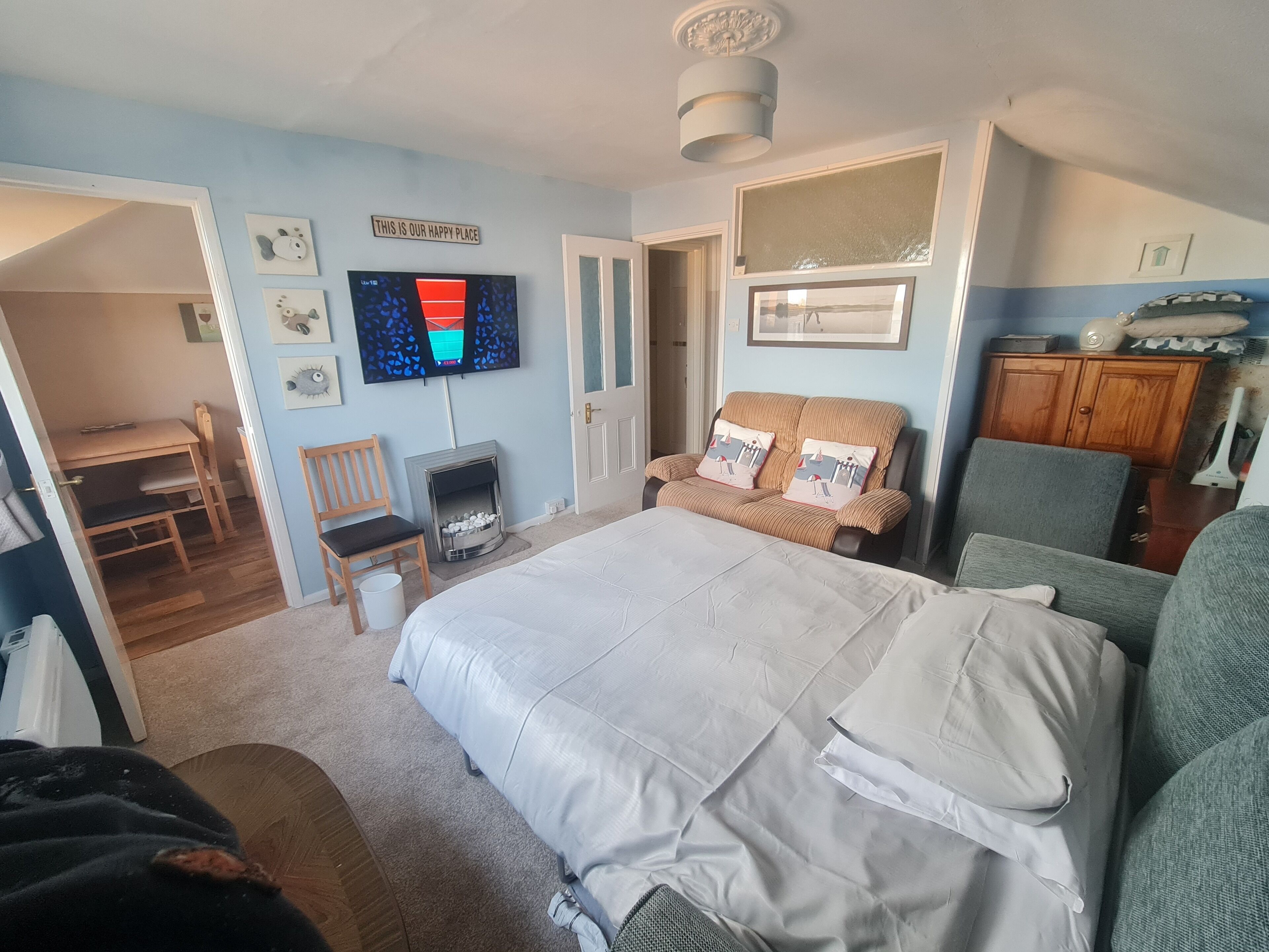 公寓, 1 间卧室 (Apartment 5) | 起居区 | 43-英寸智能电视 （配备数码频道）、电视