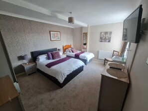 Apartment, 2 Schlafzimmer (Apartment 3) | Individuell dekoriert, individuell eingerichtet, schallisolierte Zimmer