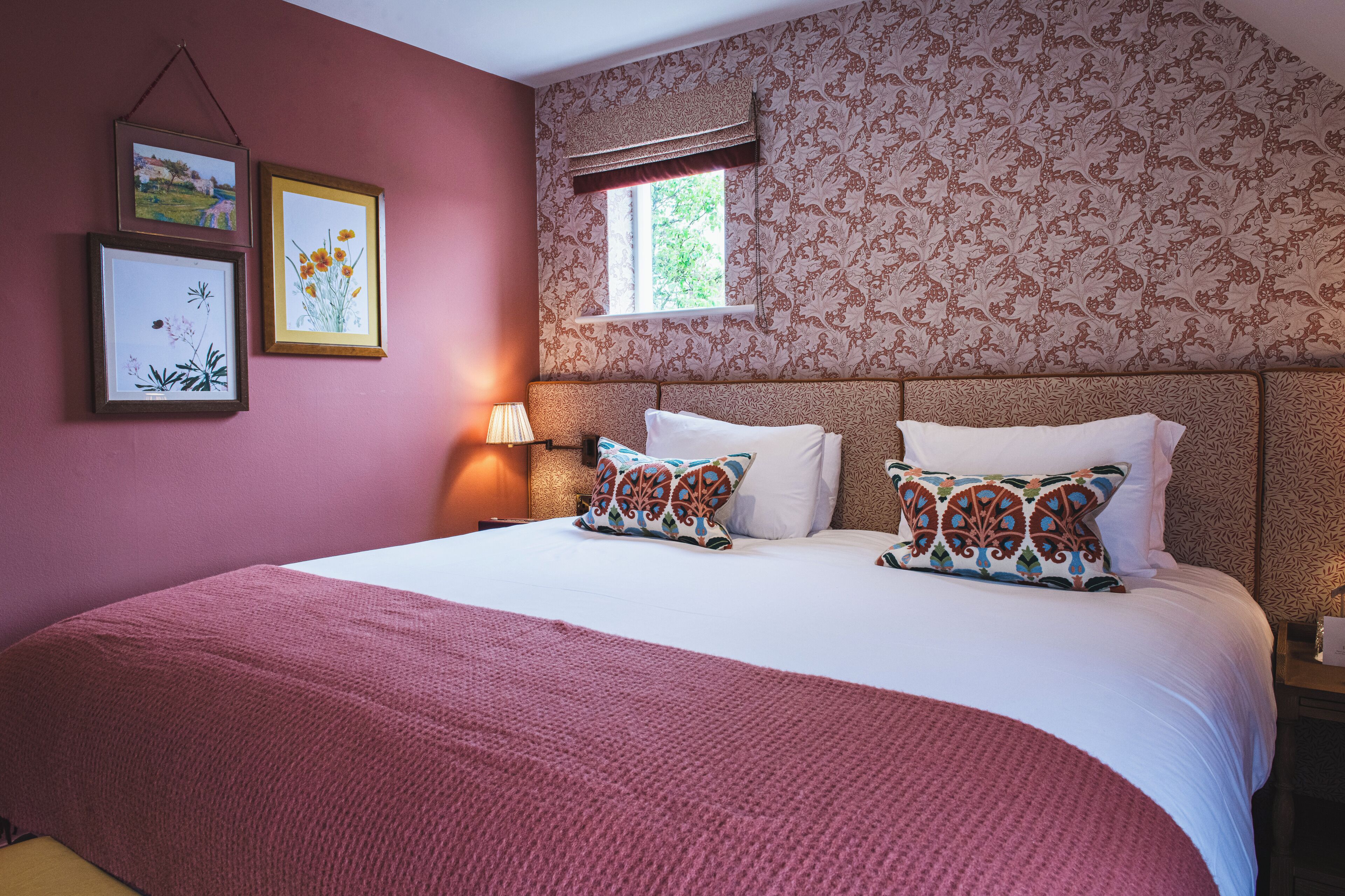 Double Room | Desk, free WiFi, bed sheets