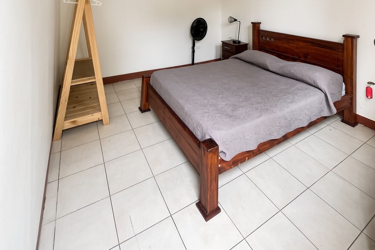 10 bedrooms, in-room safe, WiFi (free), bed sheets