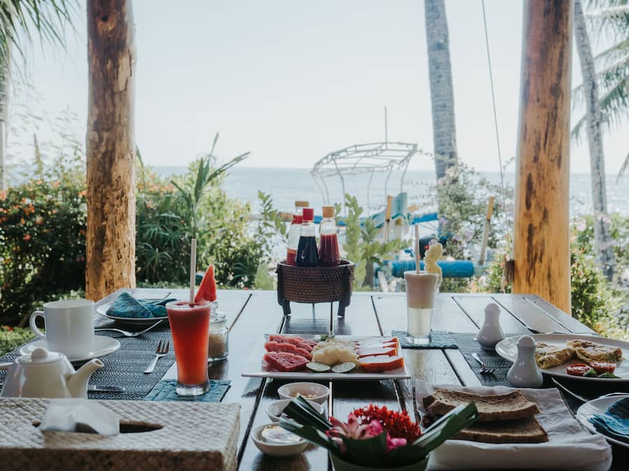 Kontinental frukost varje dag (IDR 55000 per person)