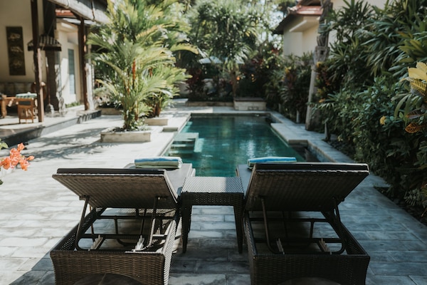 4 indoor pools, pool umbrellas, pool loungers