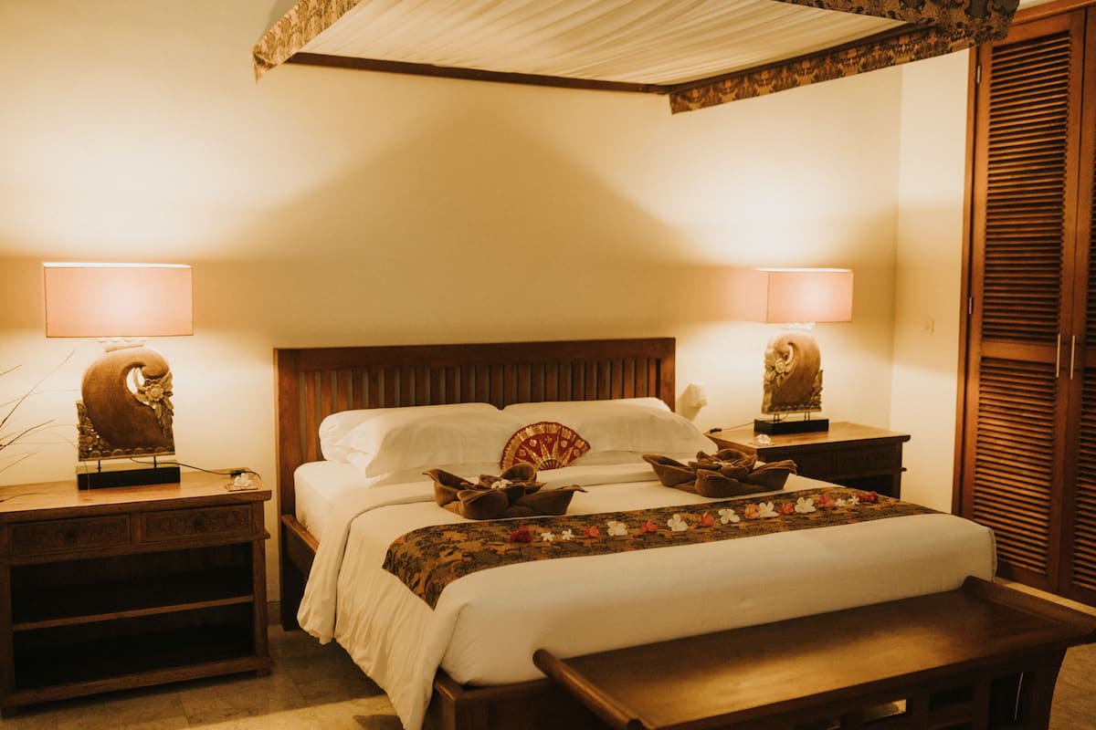 Luxe beddengoed, een kluis op de kamer, verduisterende gordijnen