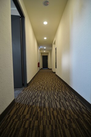 Hallway - Century Hotel (Kaohsiung)