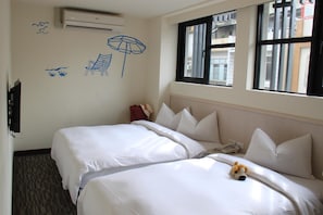 Premium bedding, in-room safe, desk, soundproofing - Century Hotel (Kaohsiung)
