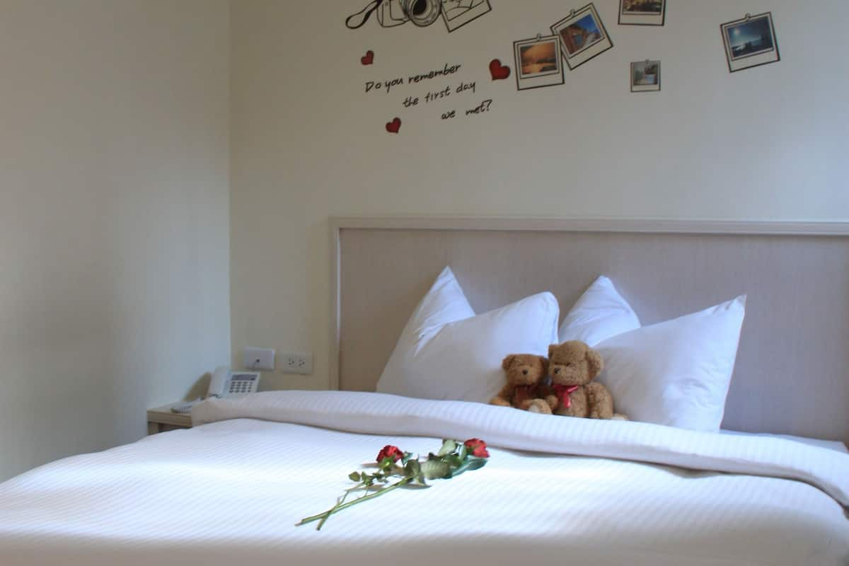 Deluxe Double Room | Premium bedding, in-room safe, desk, soundproofing