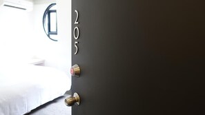 Premium bedding, in-room safe, desk, soundproofing - Century Hotel (Kaohsiung)