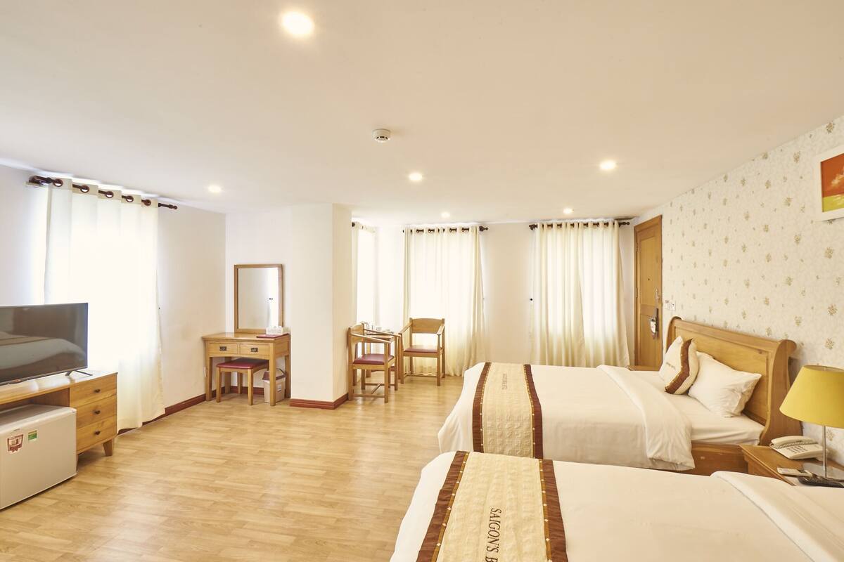 ห้องแฟมิลี่สวีท | มินิบาร์, ตู้นิรภัยในห้องพัก, โต๊ะทำงาน, ห้องเก็บเสียง