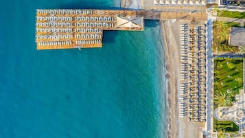 Privat strand i närheten, solstolar, parasoller och strandhanddukar