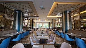 HĂ€r finns 3 restauranger som serverar frukost.