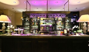 Bar (on property) - La Place (Antibes)
