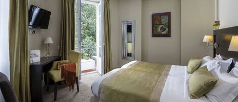 Privilege Room with Balcony | Premium bedding, in-room safe, desk, blackout drapes