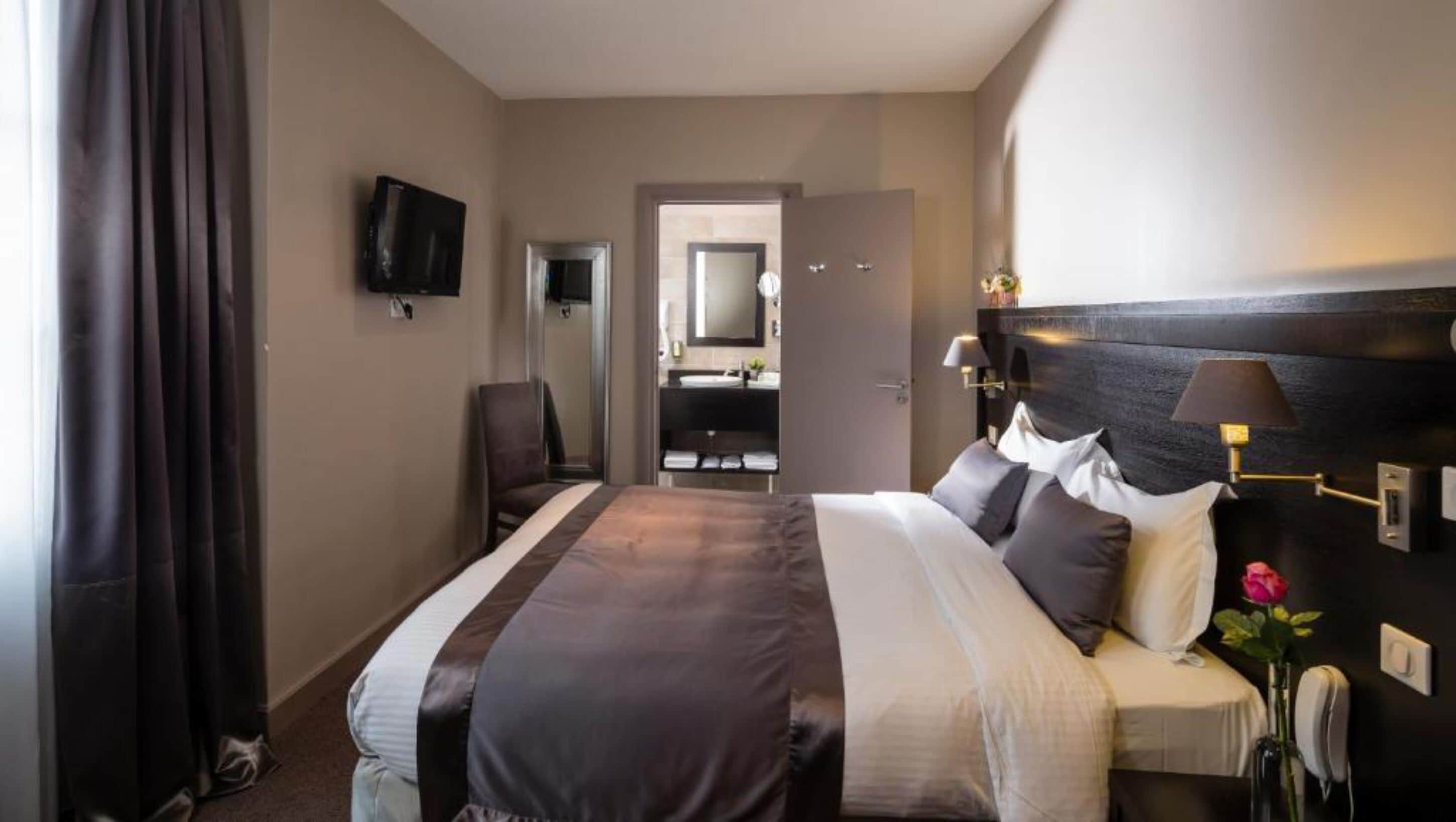 superior double room | premium bedding, in-room safe, desk, blackout curtains