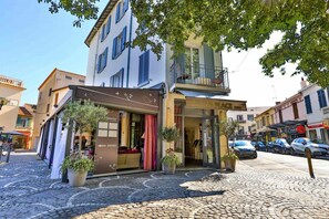 Front of property - La Place (Antibes)
