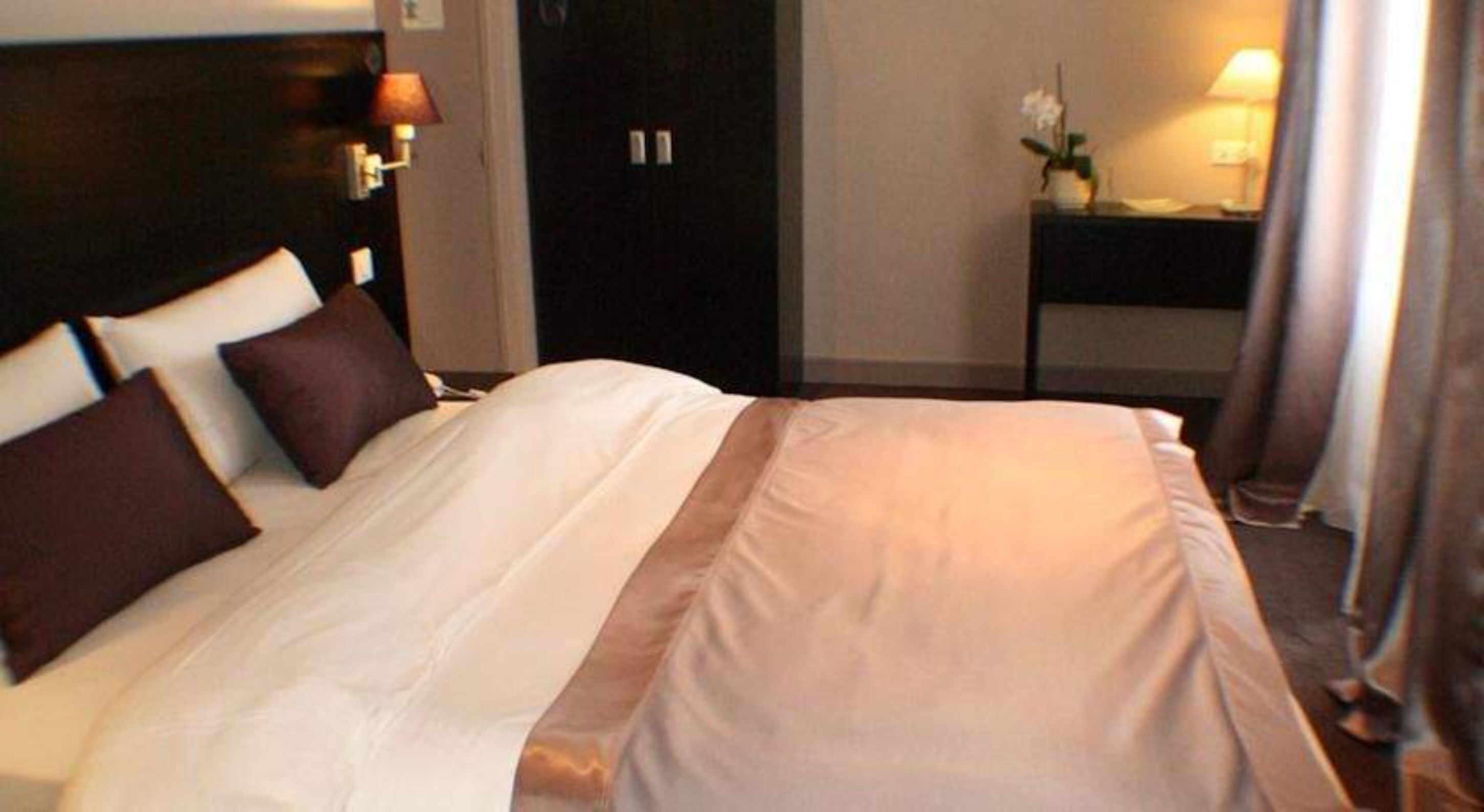 classic double room | premium bedding, in-room safe, desk, blackout curtains