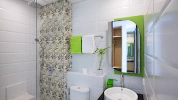 Ducha, artículos de tocador gratuitos, secador de pelo, pantuflas