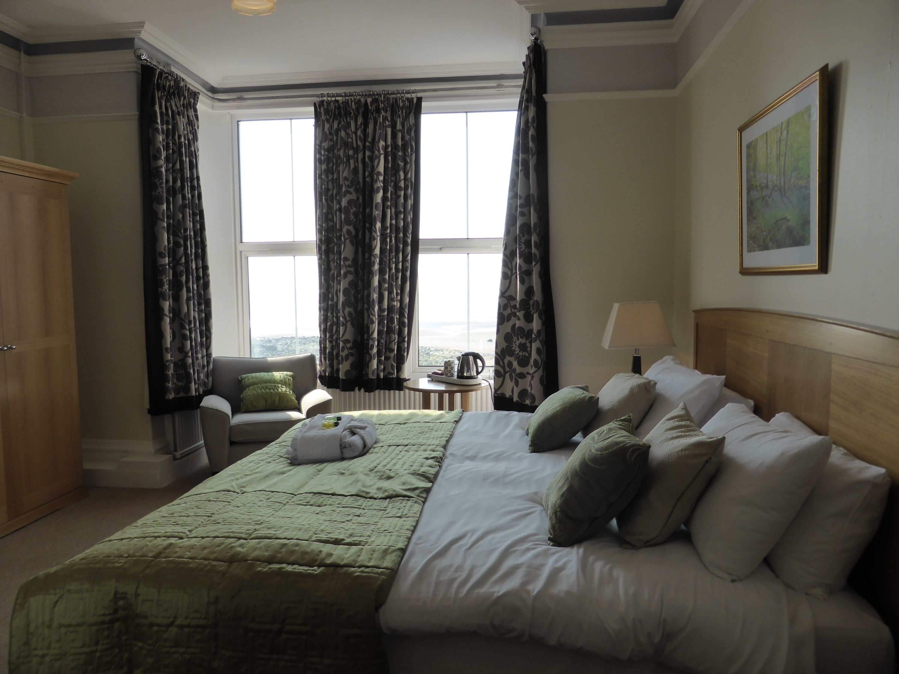 Desk, iron/ironing board, free WiFi, bed sheets