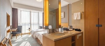 Haiyue Huan Tu Four Seasons Qingteng Hotel (Ningbo Hangzhou Bay New Zone)