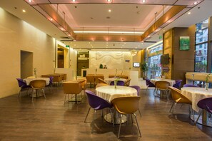 Lobby sitting area - Metropolo Ningde Wanda Plaza Hotel (Ningde)