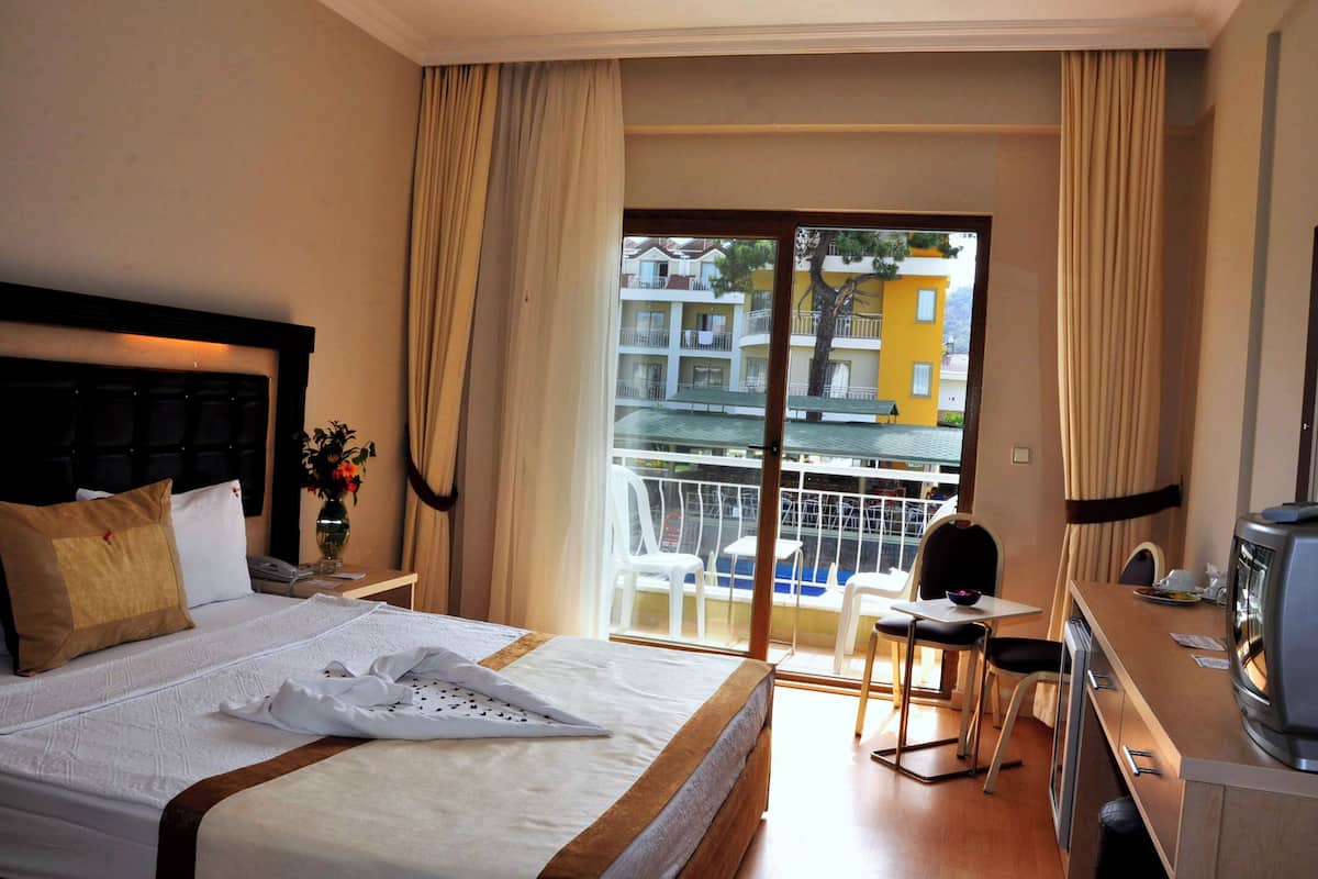 In-room safe, cribs (free), rollaway beds (surcharge), WiFi (surcharge)