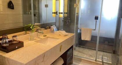Chuanyu Holiday Hotel