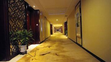 المنشأة من الداخل