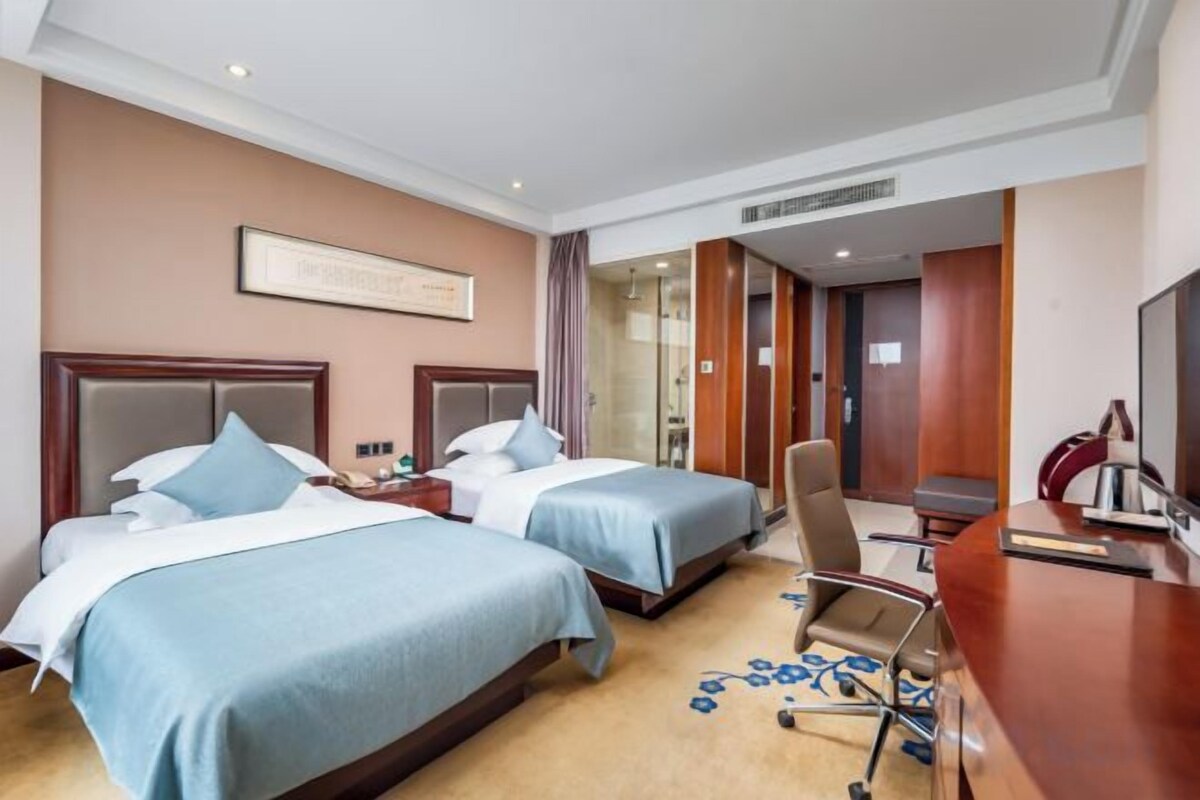 Minibar, coffre-fort, réveille-matin