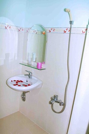 Minibar, blackout curtains, free WiFi - HT3 Hotel (Nha Trang)