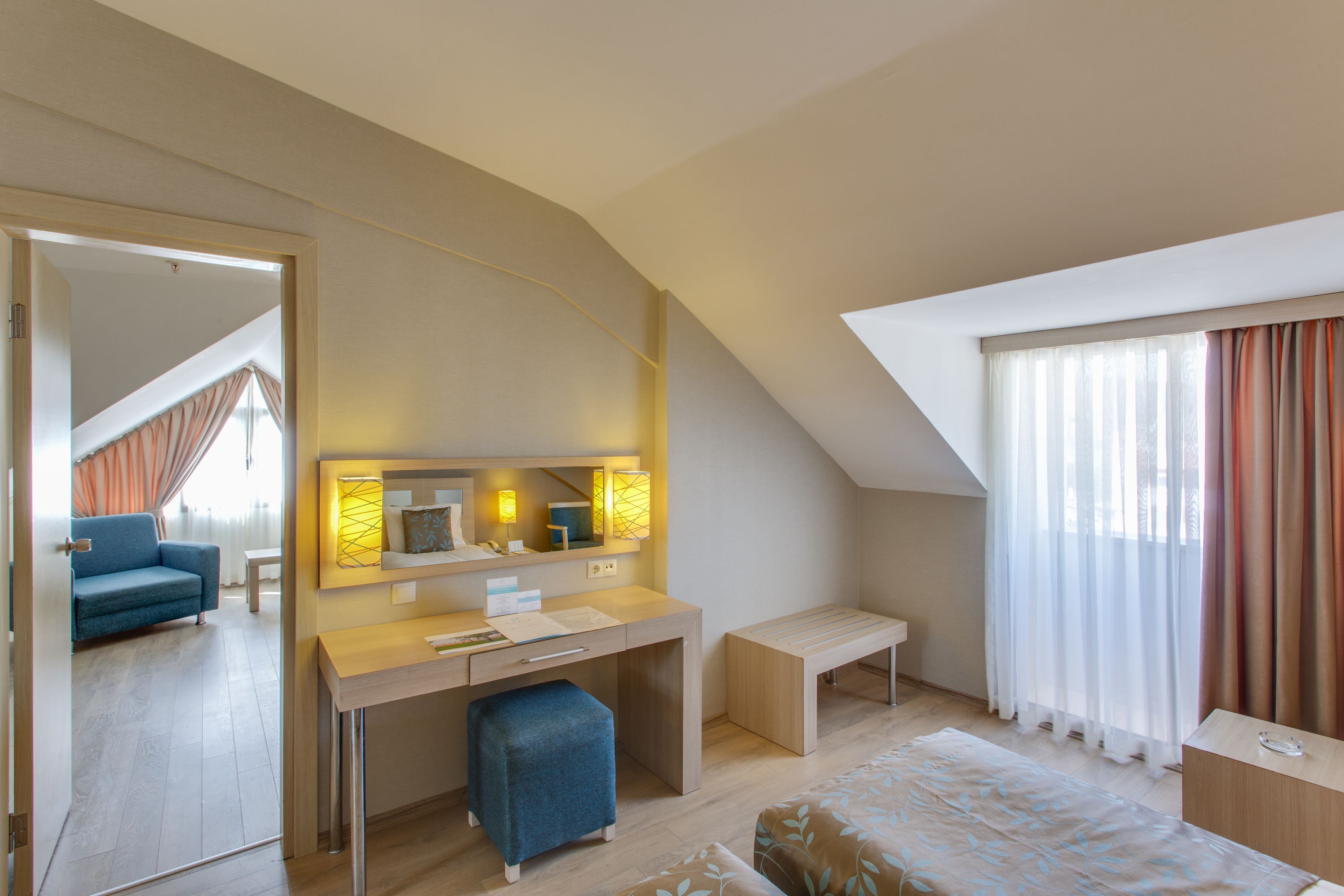 家庭客房 | 迷你吧、免費嬰兒床、摺床/加床、Wi-Fi (收費)