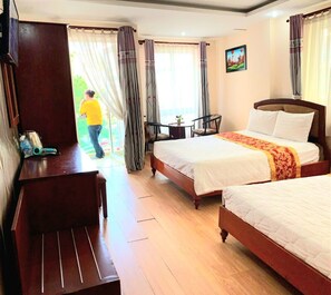 Minibar, blackout drapes, free WiFi, bed sheets - Queen Hotel (Nha Trang)